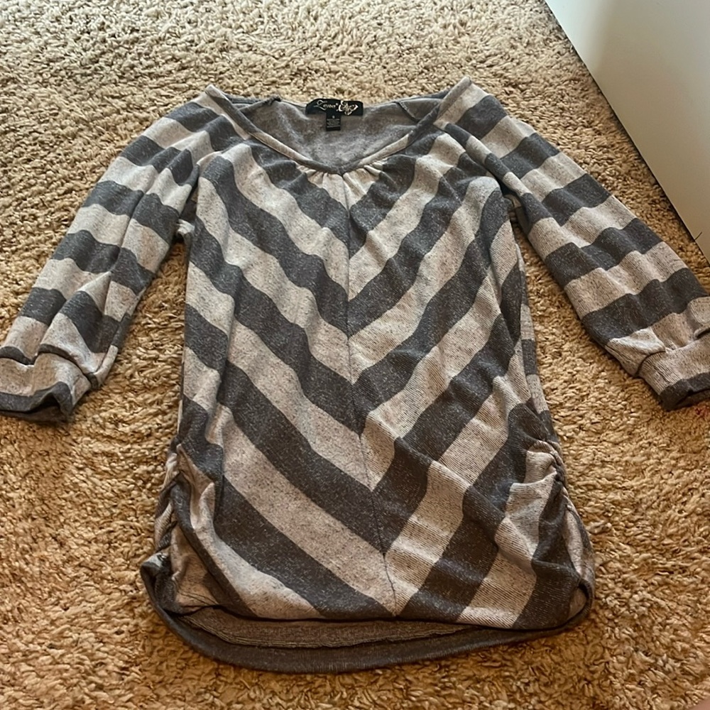 Lena, long sleeve shirt.